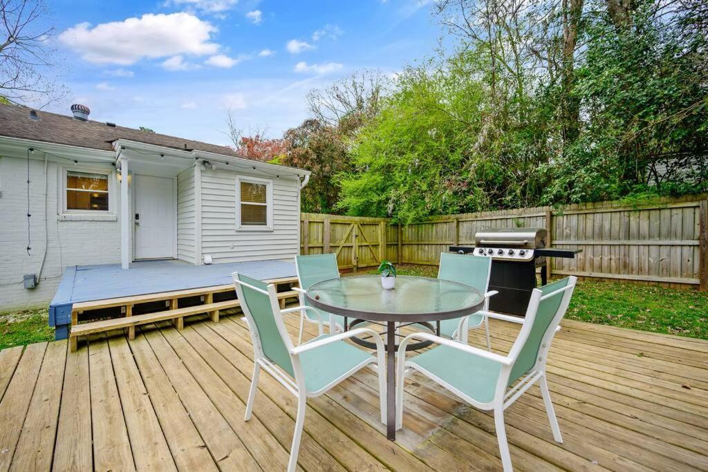 Cozy 3 Bedroom Cottage With Huge Fenced-In Yard Raleigh Exterior foto