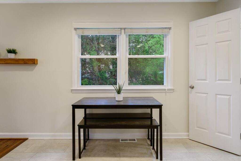 Cozy 3 Bedroom Cottage With Huge Fenced-In Yard Raleigh Exterior foto