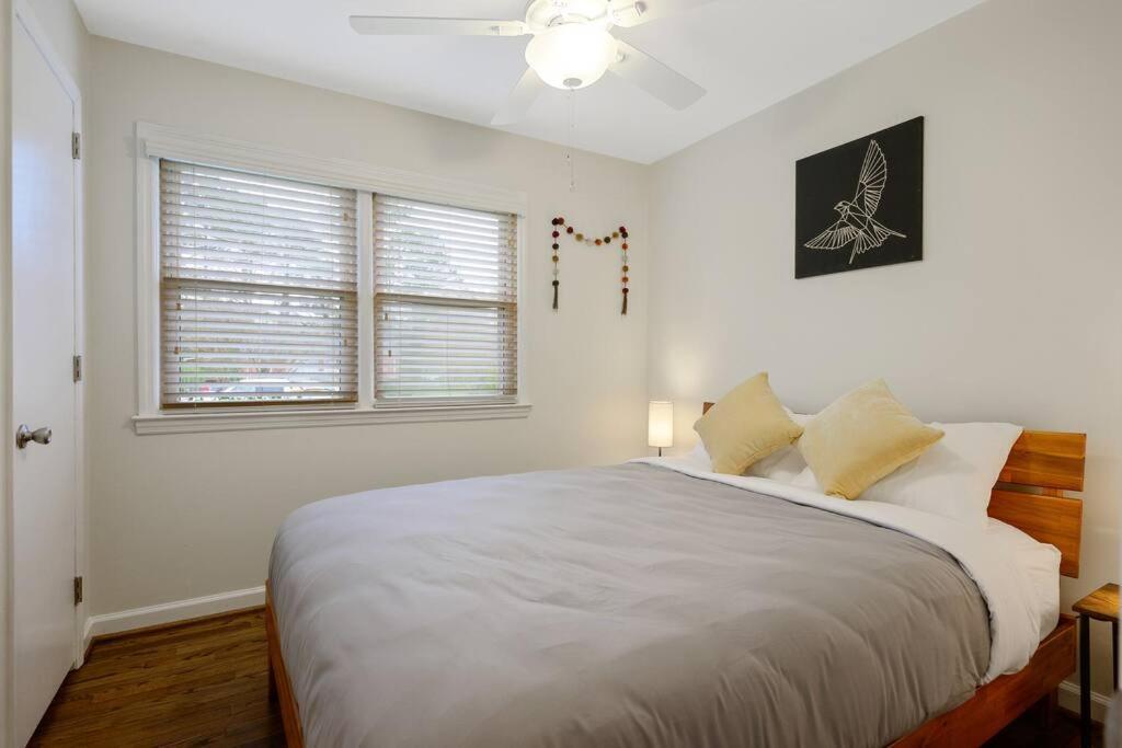 Cozy 3 Bedroom Cottage With Huge Fenced-In Yard Raleigh Exterior foto