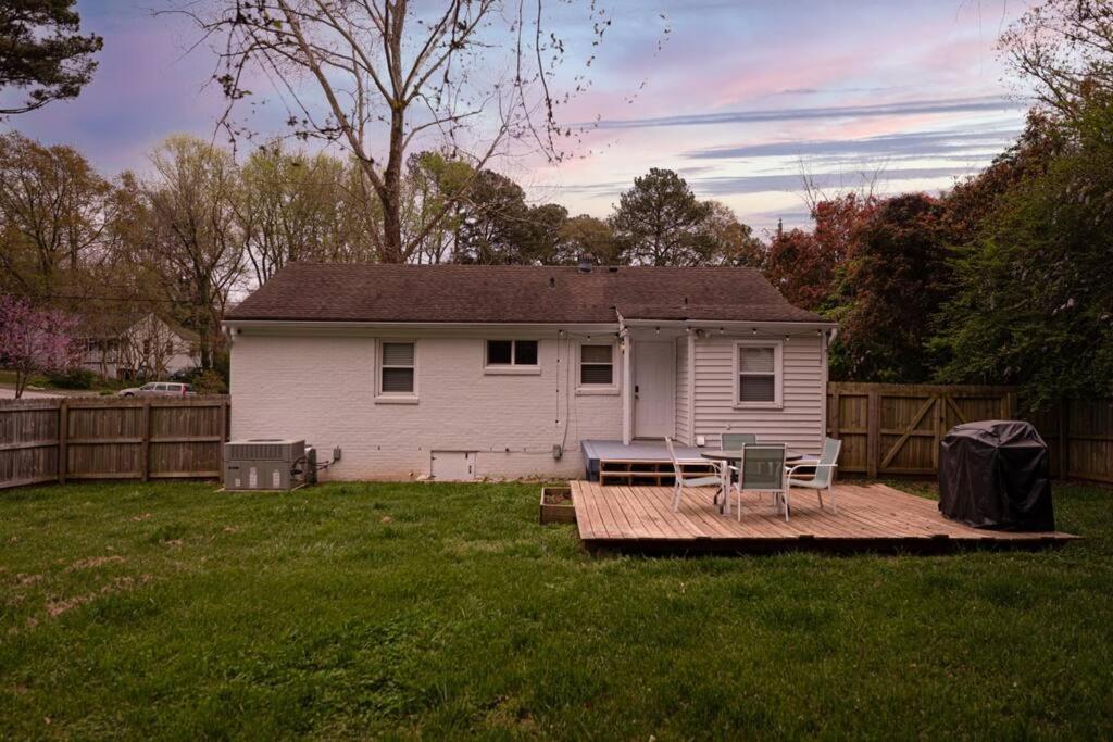 Cozy 3 Bedroom Cottage With Huge Fenced-In Yard Raleigh Exterior foto